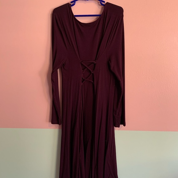 Burgundy dress with corset like ties in the back - Picture 10 of 10